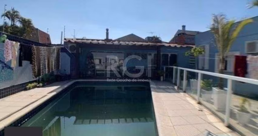 Casa para Venda - 333m², 3 dormitórios, sendo 1 suites, 4 vagas - Ipanema