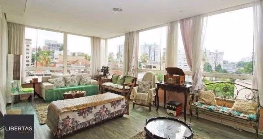 Cobertura em Porto Alegre, no bairro Petrópolis, com 3 dormitório(s), e 3 banheiros, à venda.