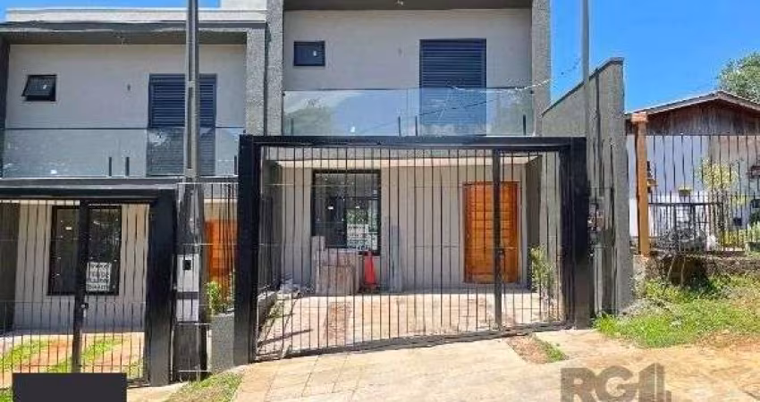 Casa Condominio em Porto Alegre, no bairro Tristeza, com 3 dormitório(s), e 3 banheiros, à venda.