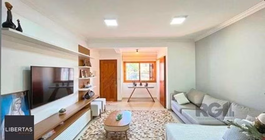 Casa em Porto Alegre, no bairro Guarujá, com 3 dormitório(s), e 3 banheiros, à venda.