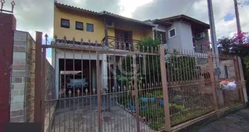 Casa em Porto Alegre, no bairro Hípica, com 3 dormitório(s), e 3 banheiros, à venda.