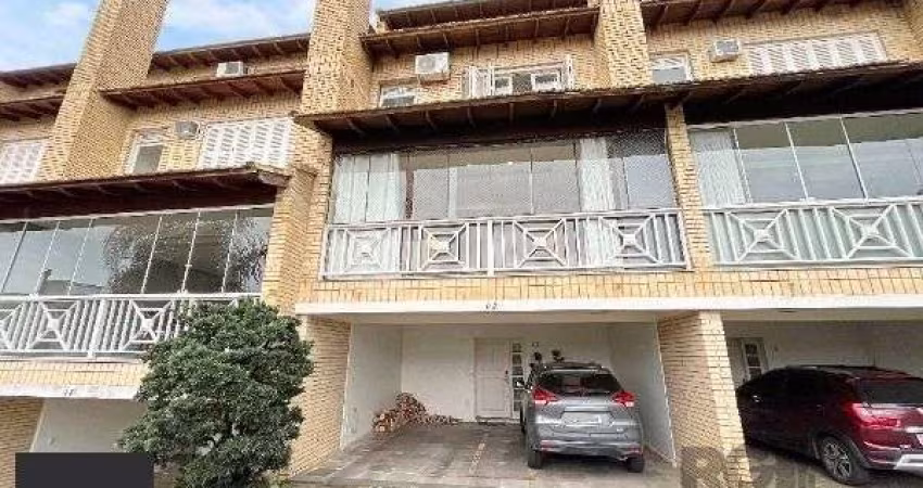 Casa Condominio em Porto Alegre, no bairro Sétimo Céu, com 4 dormitório(s), e 4 banheiros, à venda.