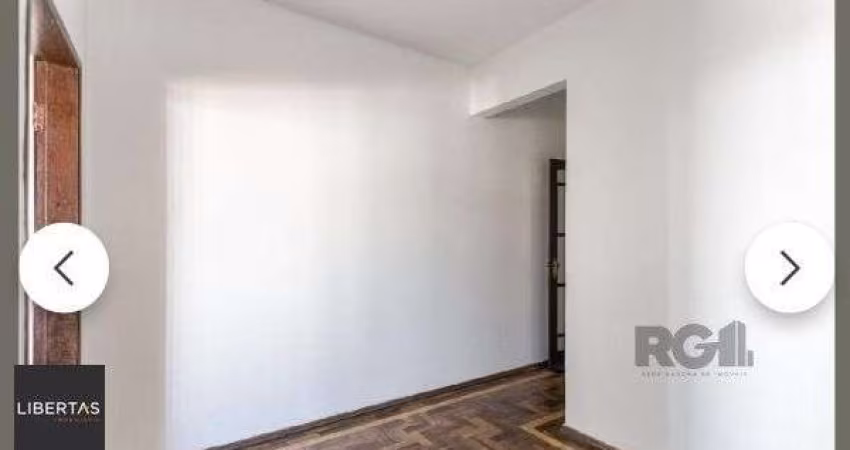 Apartamento em Porto Alegre, no bairro Santo Antônio, à venda.
