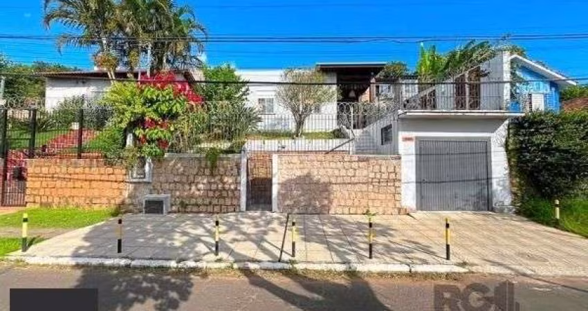 Casa Condominio em Porto Alegre, no bairro Santa Tereza, com 3 dormitório(s), e 3 banheiros, à venda.