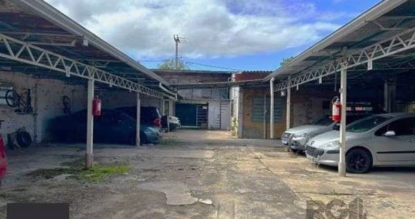 Terreno em Porto Alegre, no bairro Camaquã, à venda.