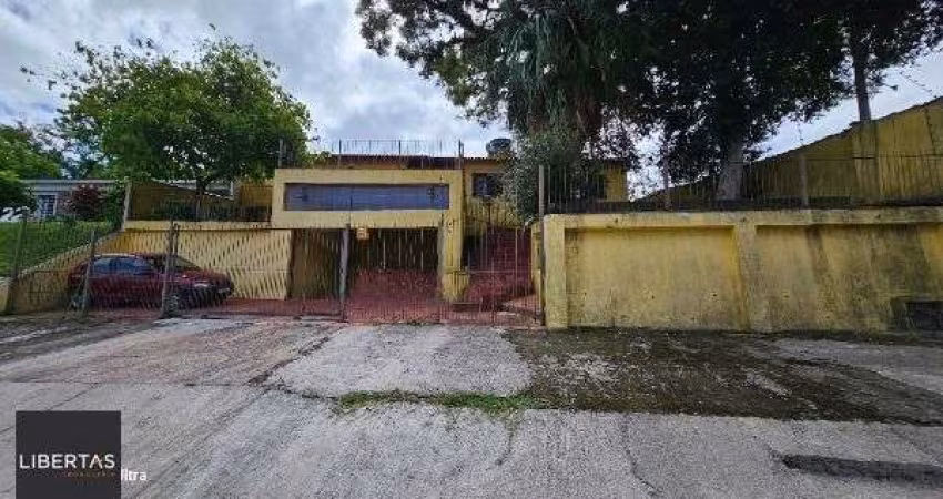 Casa em Porto Alegre, no bairro Belém Novo, com 3 dormitório(s), e 3 banheiros, à venda.