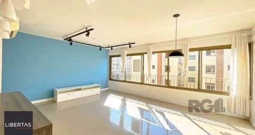 Apartamento em Porto Alegre, no bairro Cavalhada, com 3 dormitório(s), e 3 banheiros, à venda.