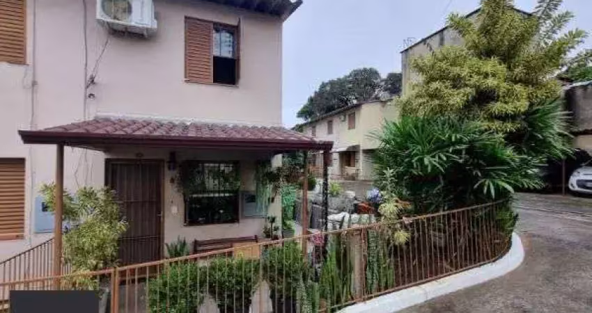 Casa Condominio em Porto Alegre, no bairro Cavalhada, com 2 dormitório(s), e 2 banheiros, à venda.