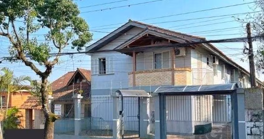 Casa Condominio em Porto Alegre, no bairro Tristeza, com 3 dormitório(s), e 3 banheiros, à venda.