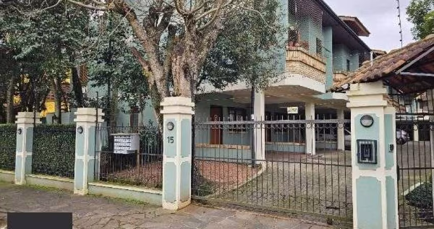 Casa Condominio em Porto Alegre, no bairro Ipanema, com 3 dormitório(s), e 3 banheiros, à venda.