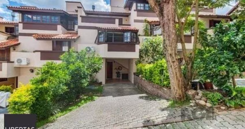 Casa Condominio em Porto Alegre, no bairro Vila Conceição, com 3 dormitório(s), e 3 banheiros, à venda.