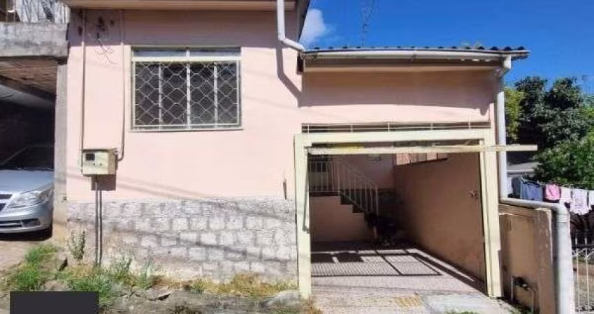 Casa em Porto Alegre, no bairro Vila Nova, com 2 dormitório(s), e 2 banheiros, à venda.