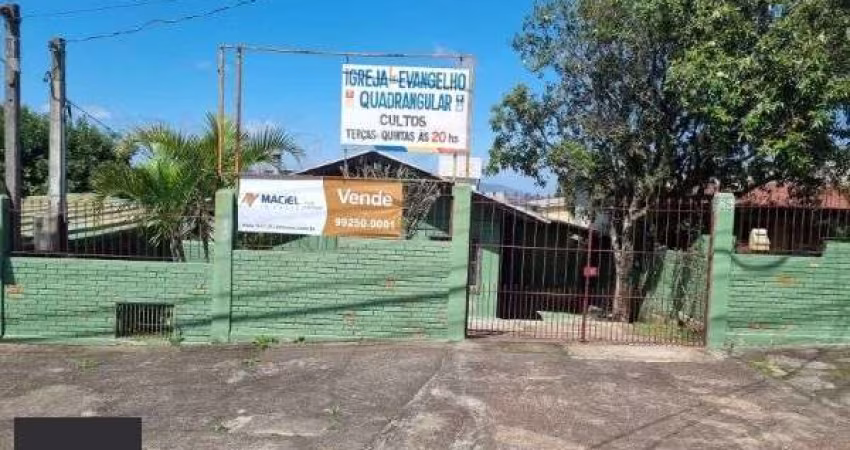 Casa em Porto Alegre, no bairro Vila Nova, com 1 dormitório(s), e 1 banheiros, à venda.