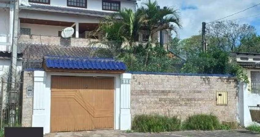 Casa em Porto Alegre, no bairro Restinga, com 4 dormitório(s), e 4 banheiros, à venda.