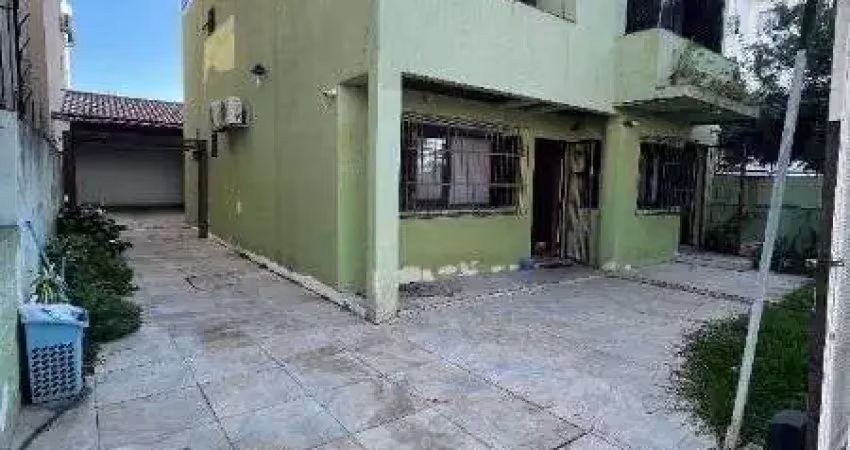 Casa com 6 quartos à venda na Rua Inhanduí, 193, Cristal, Porto Alegre