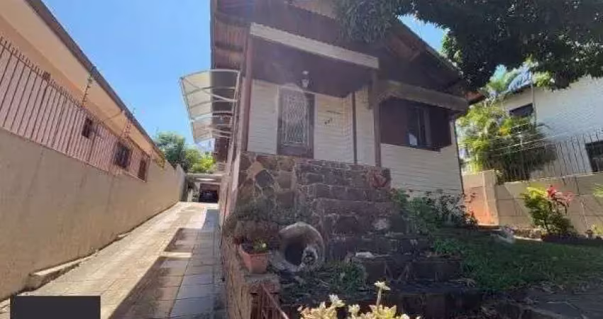 Casa com 3 quartos à venda na Rua Camaquã, 454, Camaquã, Porto Alegre