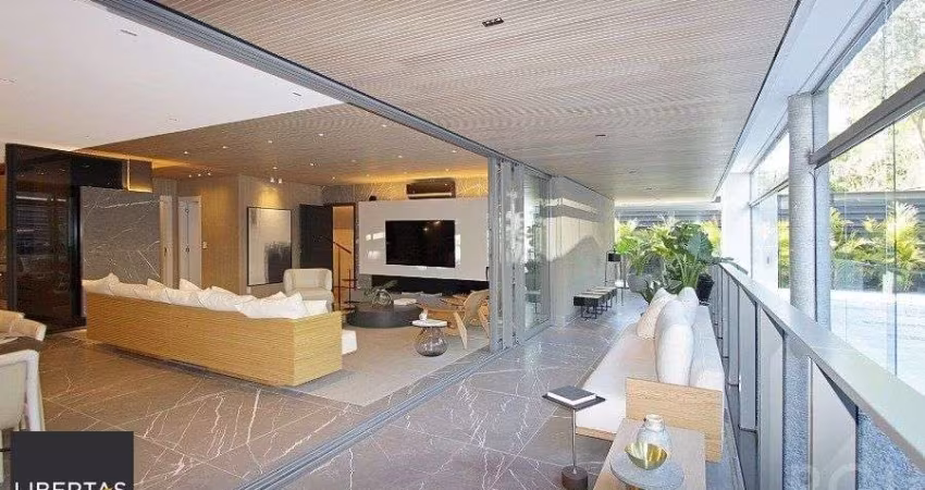 Apartamento para Venda - 230m², 3 dormitórios, sendo 3 suites, 3 vagas - Petrópolis