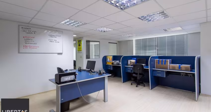 Andar inteiro com 215 m² para até 60 pessoas