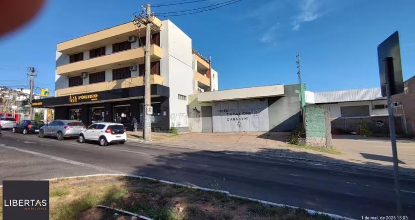 Galpão na Av. Doutor Campos Velho. Ótimo ponto comercial.