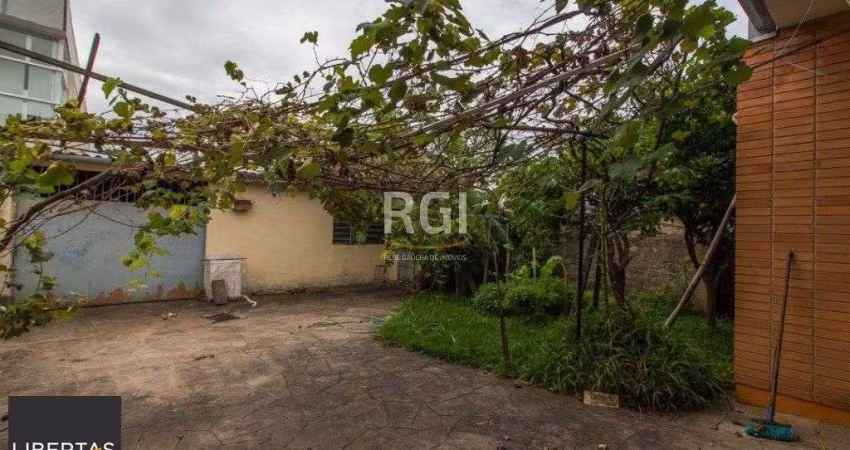 Casa para Venda - 86m², 2 dormitórios, 4 vagas - Morro Santana