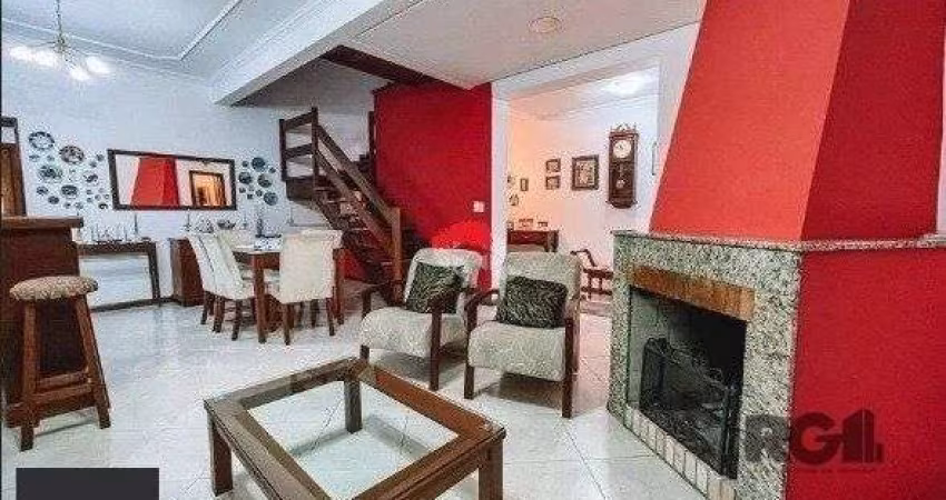 Casa para Venda - 360m², 3 quartos com suites,4 banheiros e 2 vagas - Menino Deus