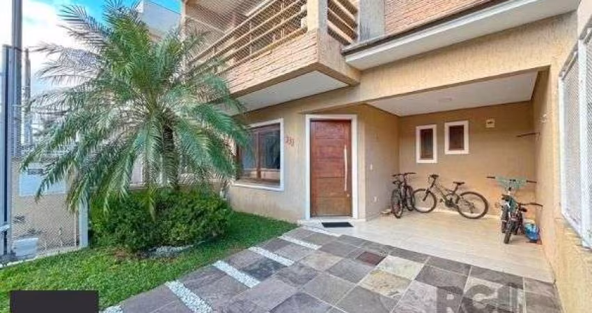Casa em Porto Alegre, no bairro Hípica, com 3 dormitório(s), e 3 banheiros, à venda.
