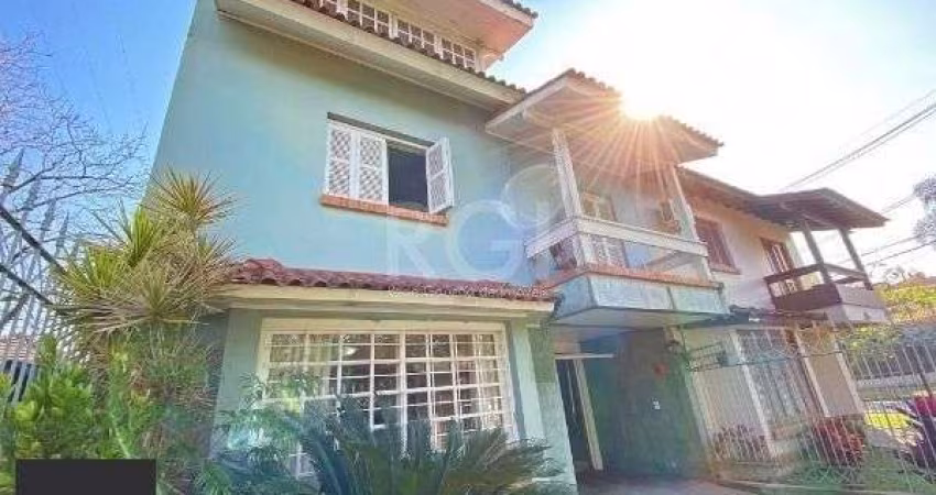 Casa para Venda - 154m², 3 dormitórios, sendo 1 suites, 4 vagas - Ipanema