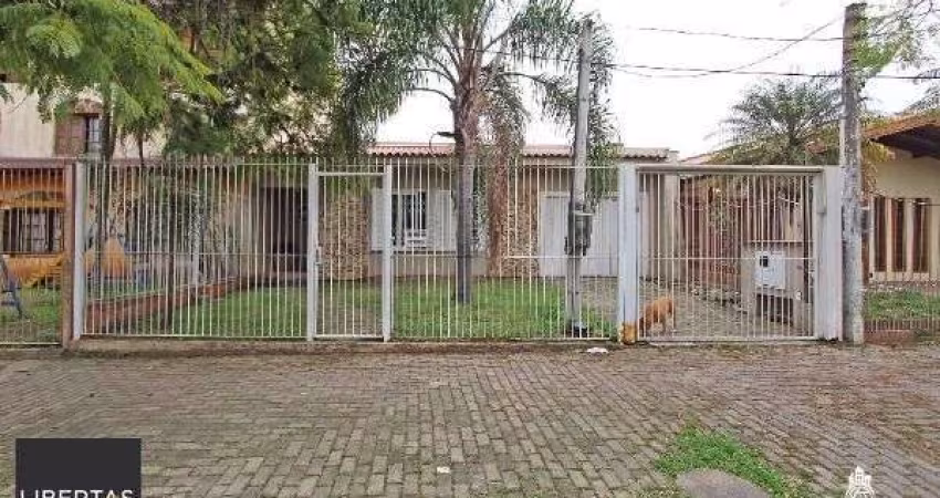 Casa para Venda - 180m², 3 dormitórios, sendo 1 suites, 2 vagas - Jardim Verde