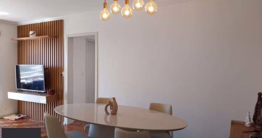 Apartamento de 2 dormitórios com vaga de garagem e sacada no Bairro Santana