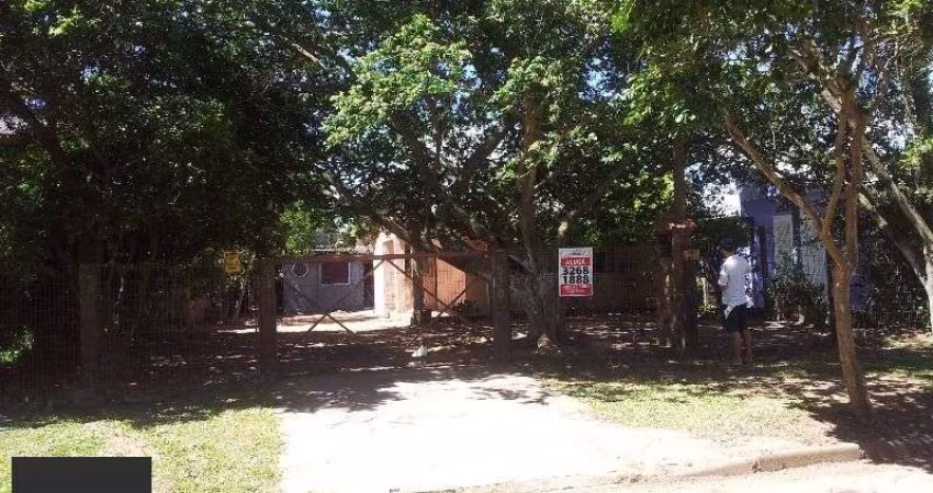Casa para Venda com 2 dormitórios no bairro Belém Novo