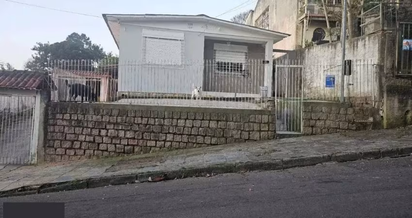 Casa com 02 dormitórios com 02 vagas de garagem