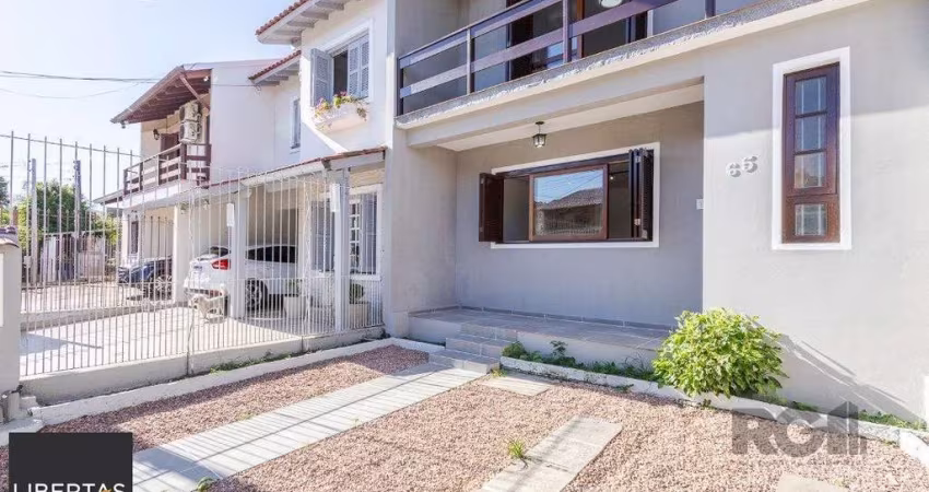 Casa 103m² - 3 dormitórios, 1 suíte, piscina, 2 vagas no bairro Hípica