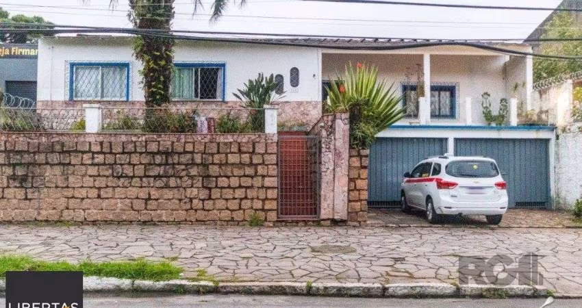 Casa para Venda - 240m², 3 dormitórios, sendo 1 suites, 3 vagas - Cristal