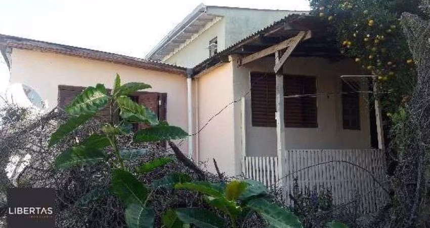Casa para Venda - 230m², 2 dormitórios, 3 vagas - Santa Tereza