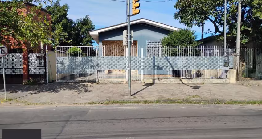 Casa térrea 3 dormitórios com 2 vagas cobertas e demais descobertas no bairro cristal