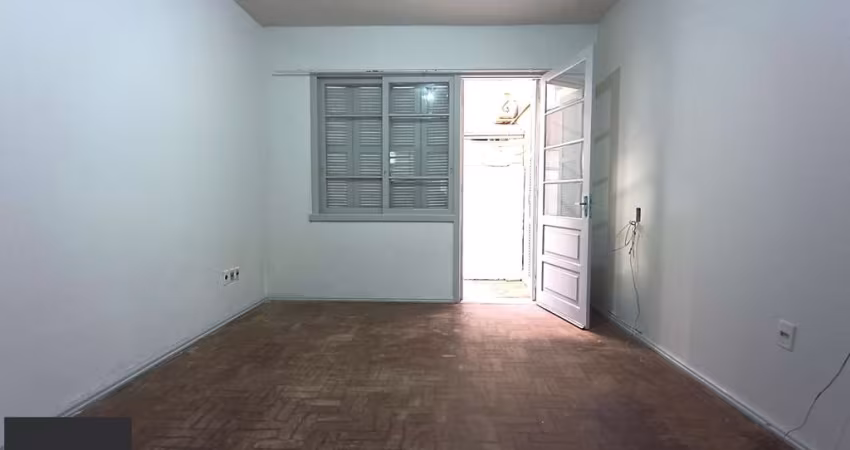 Apartamento com 02 dormitórios com garagem
