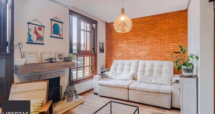Casa em condomínio 3 dormitórios e sótão bairro Cristal