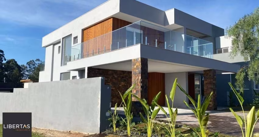 Casa em Condomínio de 298 m² com 4 dormitórios à Venda