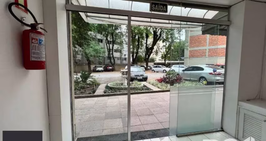 Loja térrea em condomínio de 45 m2 com vaga para alugar no bairro floresta.