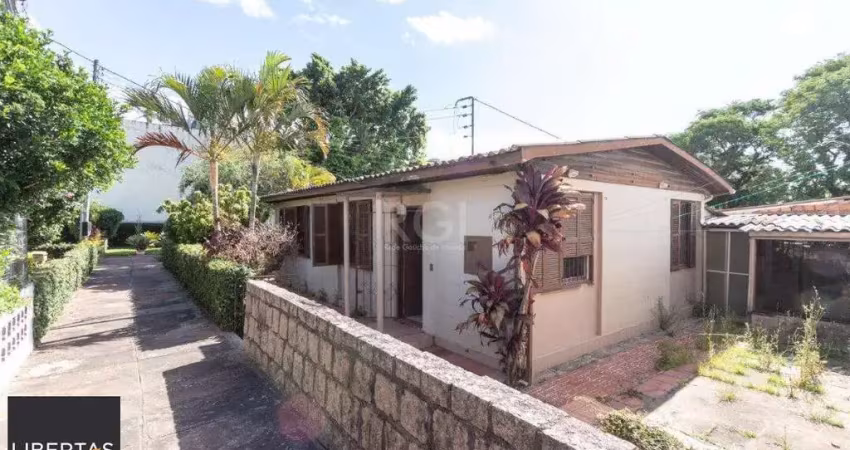 Casa térrea no residencial butui, possui 3 dormitórios, living espaçoso, cozinha funcional, banheiro social, área de serviço independente e pátio privativo