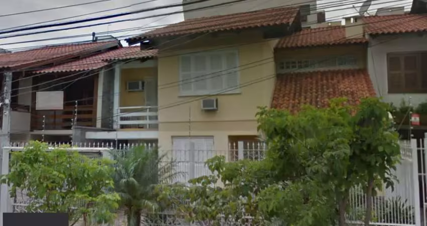 Casa a venda de 4 dormitórios com 325,40 m², no bairro jardim lindóia em porto alegre.