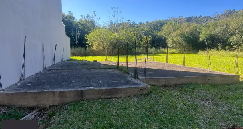 Terreno com 147m2 com projeto aprovado e fundacções concluídas