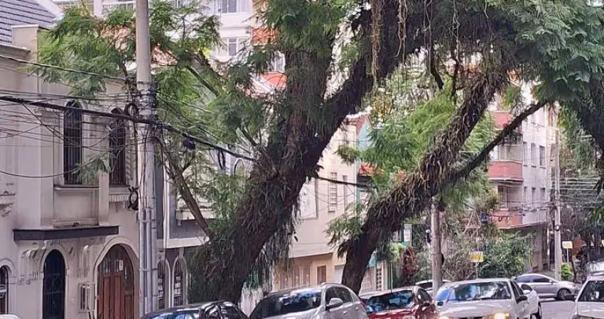 Casa com 4 quartos à venda na Rua Castro Alves, 119, Independência, Porto Alegre
