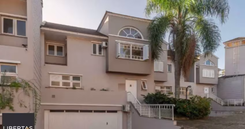 Casa ampla em condomínio com acesso ao rio – 3 dormitórios e excelente infraestrutura