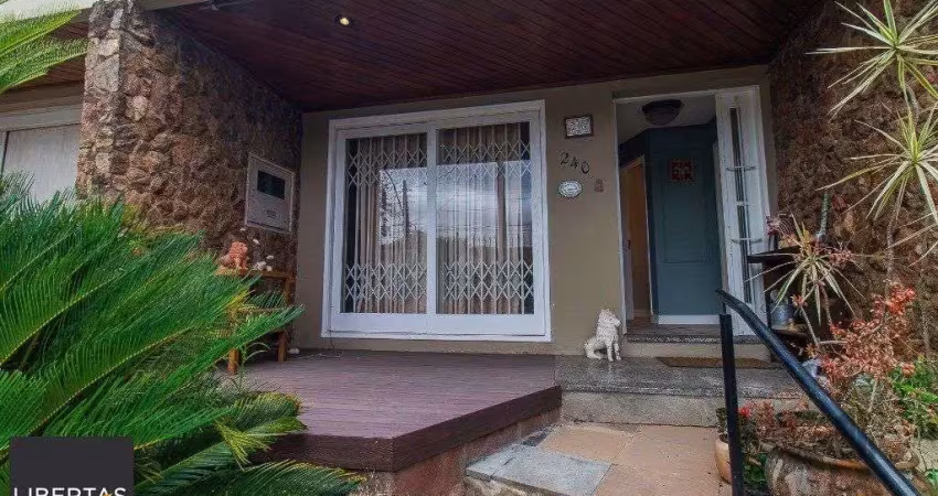 Casa - 3 dorms. - 3 vagas - 290 m² - três figueiras