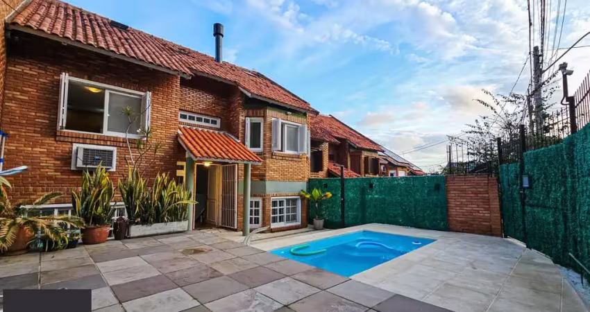 Casa na vila conceição, 3 dormitórios, 1 suíte, churrasqueira, lareira, 4 vagas, piscina aquecida e vista perene para o rio.