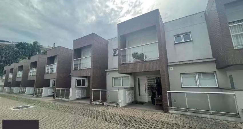Casa com 3 suítes, vista para o guaíba, 3 vagas, no bairro cristal, porto alegre, rs
