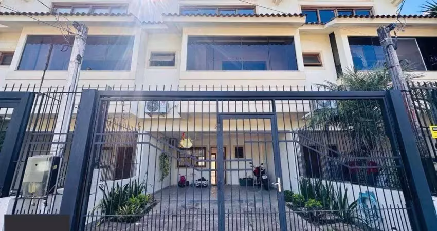 Casa com 3 quartos à venda na Rua Fernando Jorge Schneider, 293, Hípica, Porto Alegre