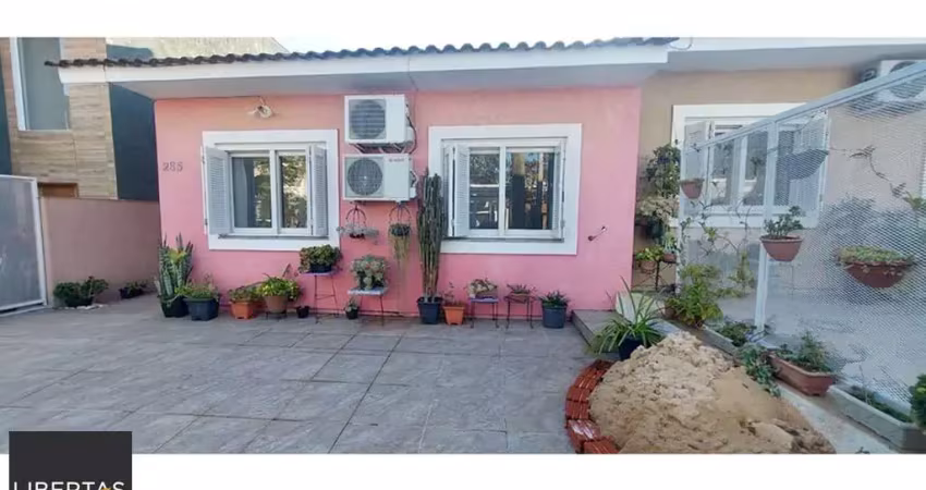 Casa com 2 quartos à venda na Rua Chácara das Nascentes, 285, Lomba do Pinheiro, Porto Alegre