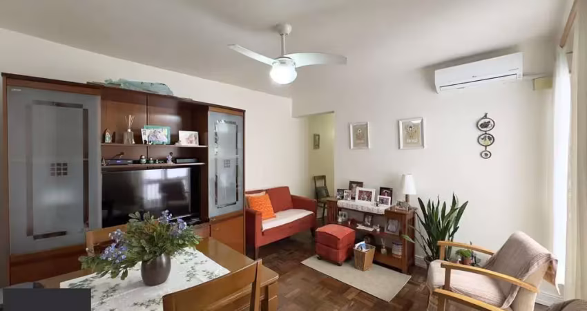 Apartamento 2 dormitórios com peças amplas no centro histórico